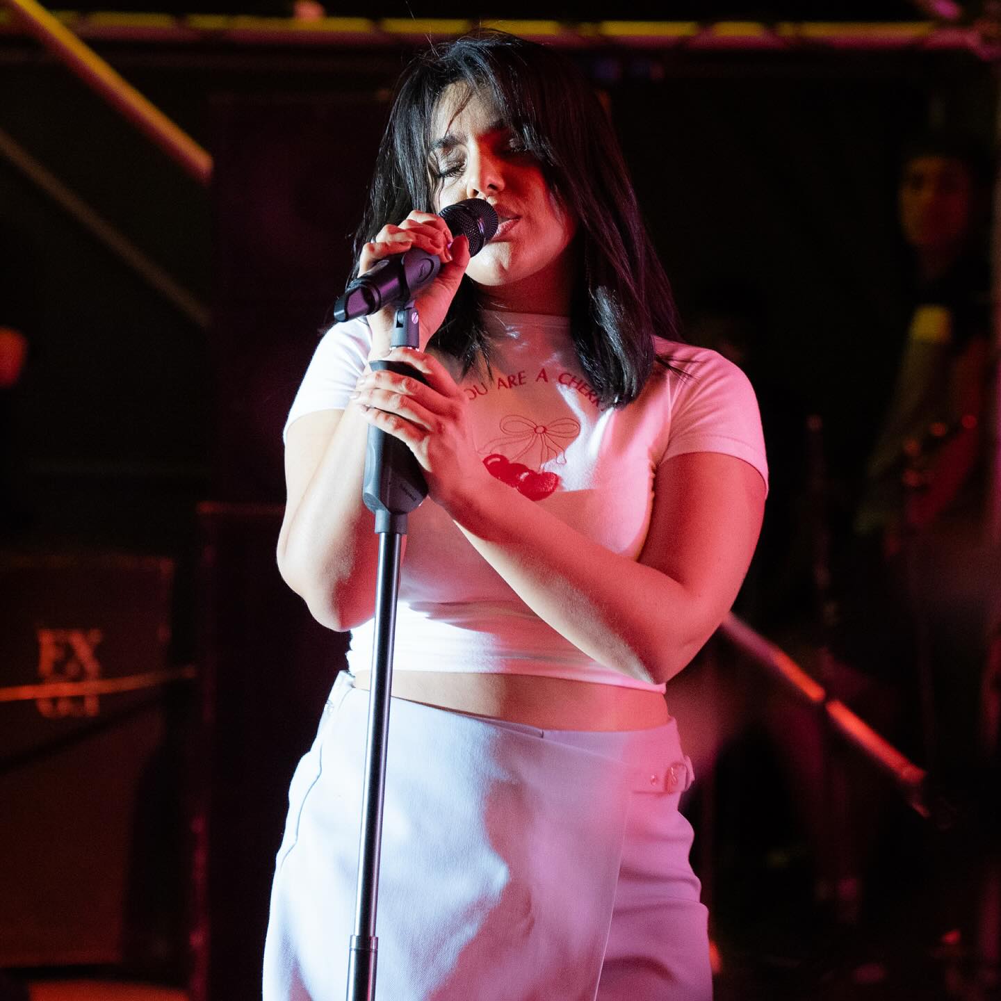 Angela Leiva - SIN SERVICE CHARGE - Imagen 2